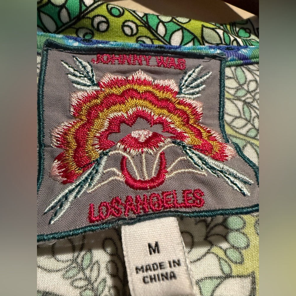 Johnny Was THE JANIE FAVORITE SEAMED COLLARED TEE Size US Medium - Picture 9 of 10